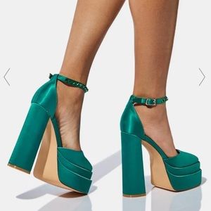azalea wang penelope platform heels / versace dupe heels